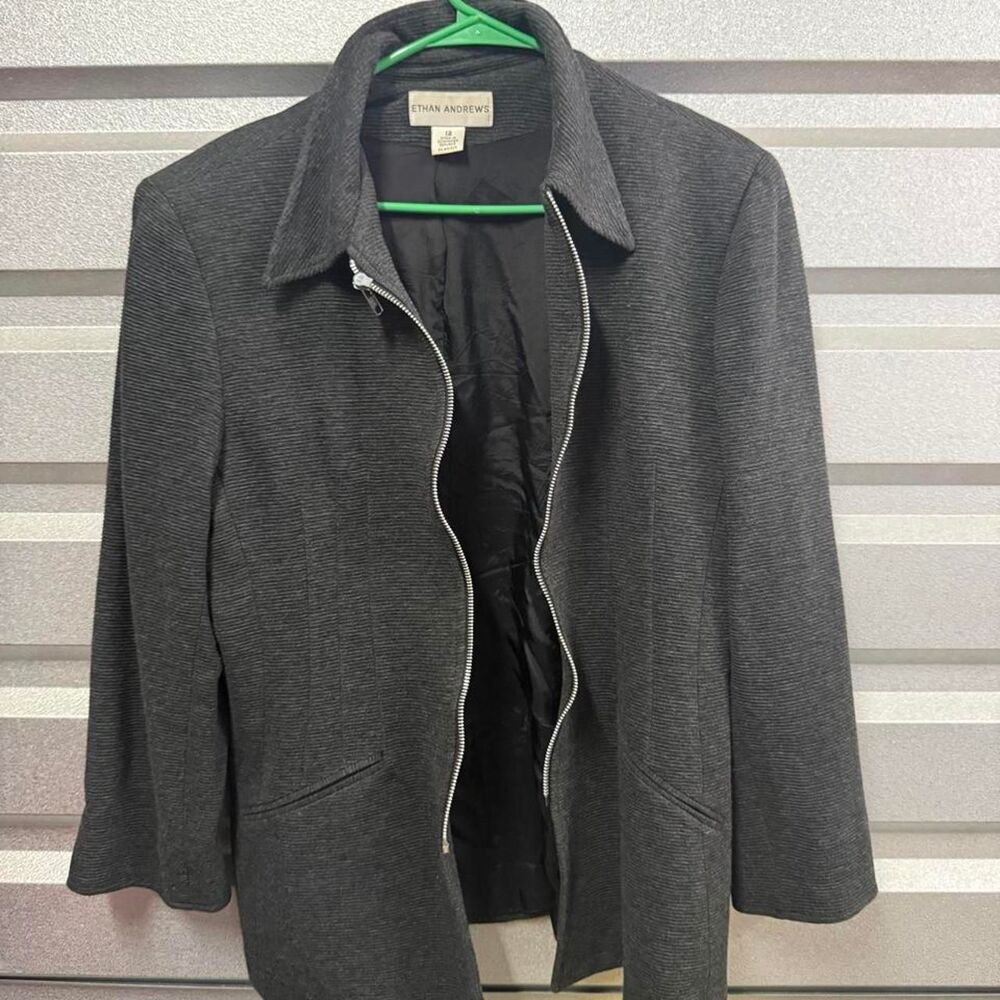 Ethan Andrews Women's Size 12